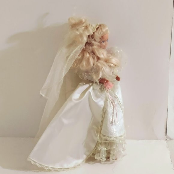Barbie Doll in White Wedding Dress - Picture 4 of 7